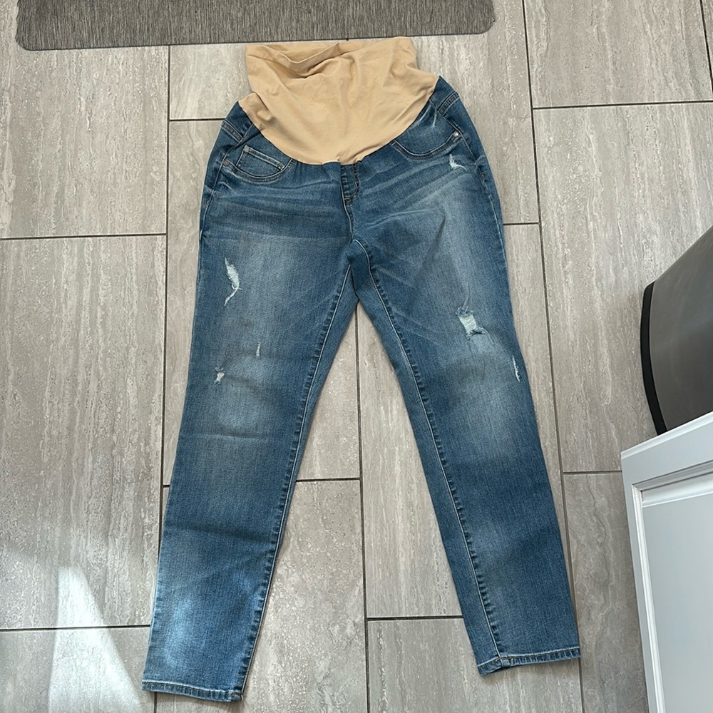 Branch and Twig Ripped Maternity Jeans